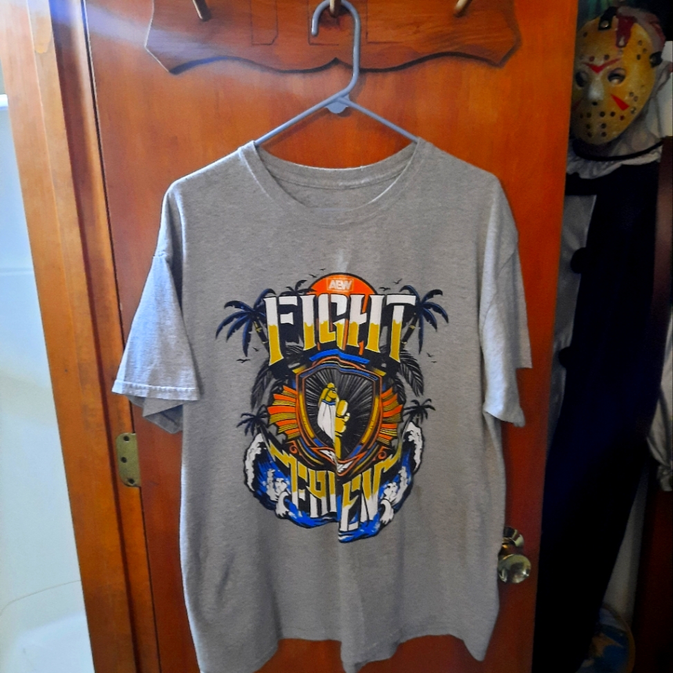 Aew Tee